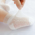 Hochwertige Großhandel Sommer Ultradünne Baby Weiße Spitze Mesh Atmungsaktive Socken Für Neugeborene